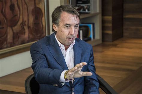 Azcárraga Jean deja la presidencia de Televisa tras 25 años; Alfonso de Angoitia asume el liderazgo en una nueva era para la empresa de medios.