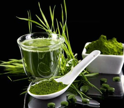 La espirulina, rica en proteínas y nutrientes, fortalece el sistema inmunológico y es ideal para dietas vegetales y vegetarianas.