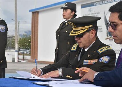 Coordinación estratégica fortalece seguridad en CDMX, reduciendo delitos y mejorando efectividad de investigaciones gracias a la colaboración entre Gobierno y fuerzas armadas.