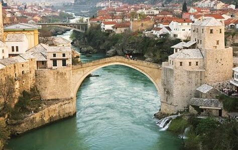 El arte de Zrno unifica comunidades, fusiona culturas y transforma la fotografía en puente de esperanza y conexión en Bosnia.