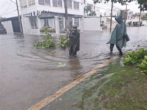 El huracán Milton golpeó Yucatán, causando inundaciones, cortes de luz y pérdidas agrícolas. Las autoridades trabajan en la recuperación y protección de la población afectada.