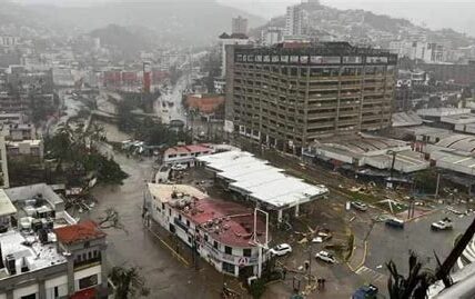 Agua potable, prioridad urgente en Acapulco tras el devastador huracán Otis. Coordinación esencial para restablecer suministro y proteger salud pública.