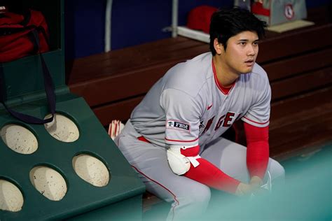 La lesión de Ohtani preocupa a los fanáticos, mientras los Dodgers celebran otro triunfo reforzando su posición en la liga.