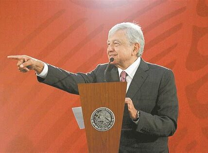 La toma de protesta de AMLO marcó el inicio de la Cuarta Transformación, con un fuerte compromiso hacia la unidad y el combate a la corrupción en México.