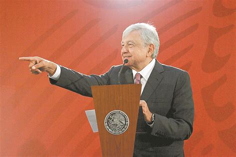 La toma de protesta de AMLO marcó el inicio de la Cuarta Transformación, con un fuerte compromiso hacia la unidad y el combate a la corrupción en México.