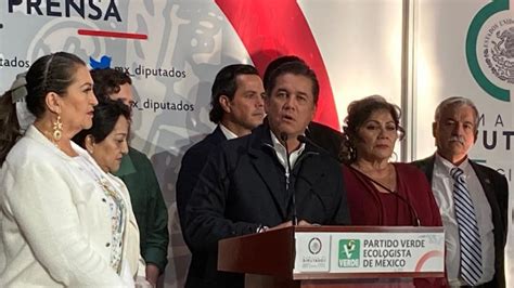 Morena retira cláusula polémica que limitaba impugnaciones electorales tras críticas y preocupaciones sobre potencial desequilibrio democrático y restricción de derechos.