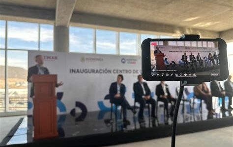 Nueva planta en Carolina del Norte generará 2,500 empleos con inversión de mil millones de dólares, impulsando el sector tecnológico y económico regional.