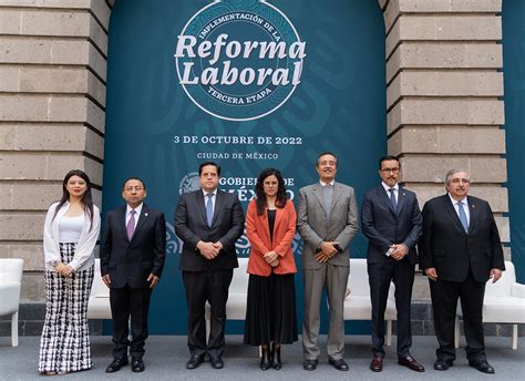 La reforma laboral busca establecer salarios más justos para servidores públicos, limitando bonos excesivos y alineando sueldos con criterios de austeridad.