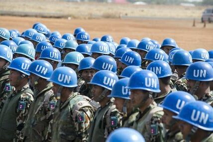 Los cascos azules en Líbano enfrentan amenazas crecientes; urge reforzar su seguridad para proteger vidas y garantizar la estabilidad de las misiones.