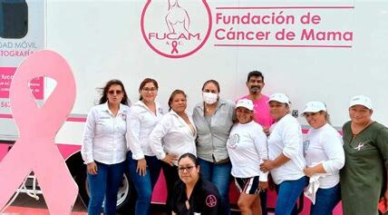 "Recetas Rosas": une la gastronomía y la salud para combatir el cáncer de mama, incentivando hábitos saludables y apoyo comunitario en México.