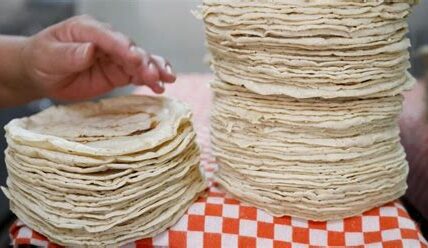 México busca reducir el precio de la tortilla un 10% con apoyo del sector privado para aliviar el impacto de la inflación en las familias.