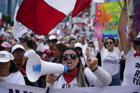 La reforma judicial busca modernizar el sistema de justicia en México, pero plantea preocupaciones sobre la independencia judicial y la autonomía de jueces y magistrados.