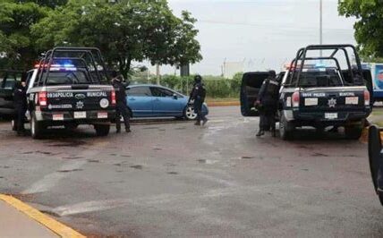 Armas regresarán a policías de Culiacán con control estricto, garantizando seguridad y legalidad tras una revisión exhaustiva del armamento y permisos.