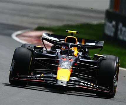 Sainz brilla en el GP de México liderando con Ferrari, mientras que Checo enfrenta retos al terminar noveno, dejando a sus fans con sentimientos encontrados.