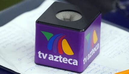 TV Azteca enfrenta presión financiera mientras bonistas internacionales impugnan fallo arbitral que les fue desfavorable, reclamando derechos no respetados en proceso.