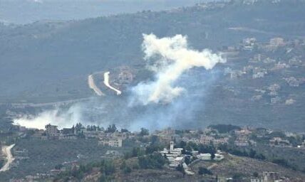 Los combates entre Israel y Hezbollah en la frontera con Líbano incrementan el riesgo de un conflicto mayor. La comunidad internacional pide calma y diálogo urgente.