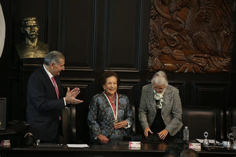 Ifigenia Martínez, pionera del PRD y primera mujer doctora en Economía por la UNAM, deja un legado duradero en la política y la justicia social mexicana.