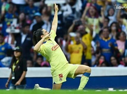 América Femenil avanza a semifinales tras resistir la presión de Chivas, mostrando solidez defensiva y destacadas atajadas. Ahora, buscan brillar aún más en el torneo.