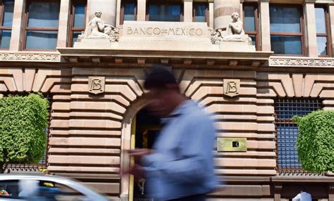 Banxico prevé futuros recortes de tasas, favorecido por la moderación inflacionaria, promoviendo un entorno económico estable y respaldando la recuperación del país.