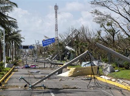 La cooperación internacional, como la asistencia de China, es esencial para reconstruir Acapulco tras el devastador huracán "Otis" y apoyar a la comunidad afectada.