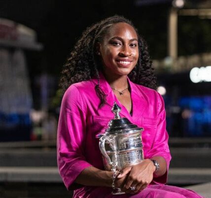 Coco Gauff, de 19 años, conquista las Finales de la WTA, consolidándose como una estrella emergente del tenis femenino mundial.