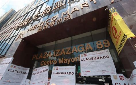 El desalojo inesperado de Izazaga 89 impacta a comerciantes; seguridad estructural citada como razón, dejando a familias en incertidumbre económica.