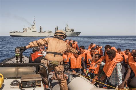 La crisis en el Mediterráneo exige acción urgente. Miles arriesgan sus vidas por un futuro mejor, y es vital garantizar rutas seguras y combatir el tráfico humano.