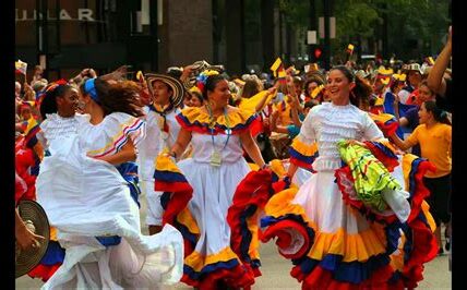 La cumbia en México: unión cultural que evoluciona, fusionando tradiciones y estilos, reflejando el alma mexicana en cada acorde y paso de baile.