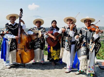 Sonopedia Michoacán preserva y difunde la riqueza sonora del estado, accesible a nivel mundial. Descubre más de 300 grabaciones que celebran el patrimonio cultural michoacano.