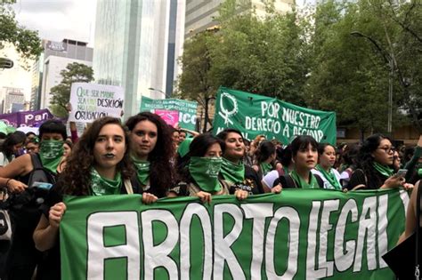 La pausar el proceso de despenalización total del aborto en CDMX refleja desafíos legislativos en México para garantizar derechos reproductivos uniformes y accesibles.