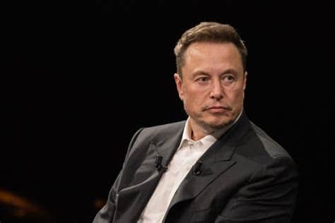 Elon Musk apoya a Trump para 2024, argumentando que su experiencia es clave ante desafíos económicos. Además, llama a controlar tasas de interés para impulsar innovación.