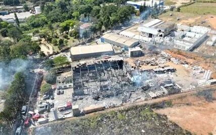 Explosión en Brasilia: una persona fallecida y cuatro heridas. Autoridades investigan posible atentado en zona altamente vigilada. País en alerta mientras se esclarece la causa.