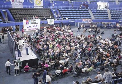 El Frente Cívico Nacional se transforma en partido político para canalizar la participación ciudadana y fortalecer la democracia en México.