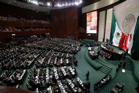 Tensión política en la Cámara: Fernández Noroña acusa a Creel de imparcialidad, desatando un acalorado debate sobre equidad y manejo del poder. La división sigue latente.