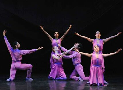 Celebran a Gloria Contreras, pionera de la danza, con homenajes que resaltan su legado innovador y humanista en la escena contemporánea mexicana.