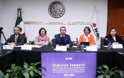 El INE busca tiempo extra para garantizar elecciones judiciales transparentes y seguras, enfrentando desafíos logísticos actuales.