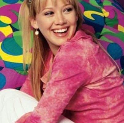 Revive la adolescencia con Lizzie McGuire en Disney+, un clásico que conecta generaciones con su humor y sinceridad.