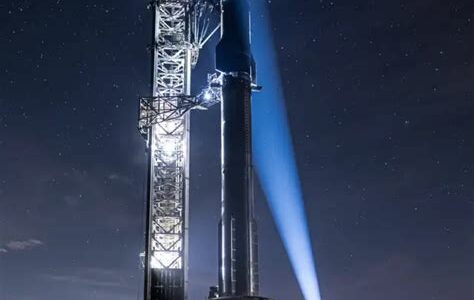 El lanzamiento del Starship de SpaceX une tecnología y política, con Trump presente, marcando un hito en exploración espacial y potencial impacto electoral en 2024.