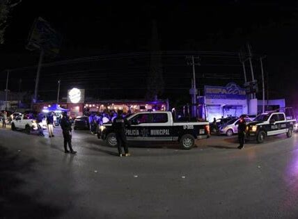 Querétaro intensifica operativos, cerrando 10 bares para garantizar seguridad y reducir el crimen organizado, asegurando un ambiente seguro para todos.