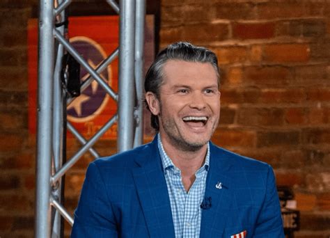 Pete Hegseth, asesor de Trump, enfrenta graves acusaciones de abuso sexual; la investigación avanza con sigilo, complicando su imagen pública.