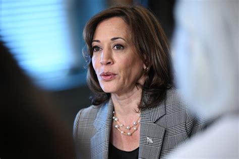 Kamala Harris establece récord con 179 votos de desempate en un Senado dividido, subrayando su papel crucial en el equilibrio político estadounidense.