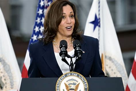 Kamala Harris impulsa la protección de los derechos reproductivos y el acceso al aborto, destacando su importancia en las elecciones de 2024 para la equidad y libertad de las mujeres.