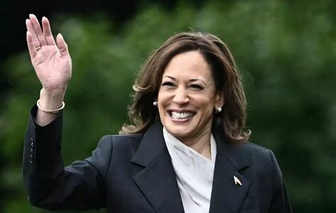 Kamala Harris logra un respaldo crucial en ocho estados clave de EE. UU., fortaleciendo su influencia antes de las elecciones presidenciales del próximo año.