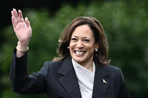 Kamala Harris logra un respaldo crucial en ocho estados clave de EE. UU., fortaleciendo su influencia antes de las elecciones presidenciales del próximo año.