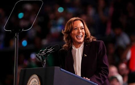 La vicepresidenta Kamala Harris opta por el silencio sobre elecciones, sorprendiendo y generando especulaciones en medio de un tenso clima político en EE.UU.