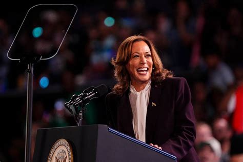 La vicepresidenta Kamala Harris opta por el silencio sobre elecciones, sorprendiendo y generando especulaciones en medio de un tenso clima político en EE.UU.