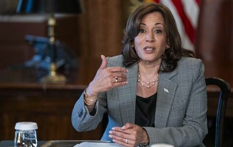 Kamala Harris marca un récord histórico en el Senado, subrayando su rol crucial en un momento de paridad política y avanzando la agenda presidencial en temas clave.