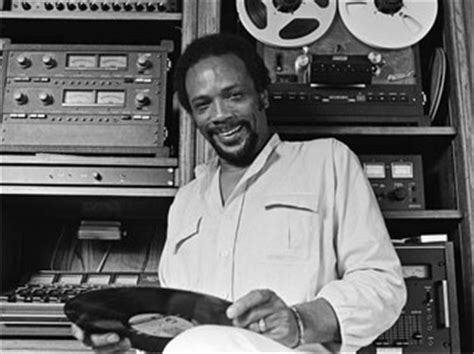 Quincy Jones: genio musical que transformó el jazz, R&B y pop. Deja un legado histórico con 27 Grammys y colaboraciones icónicas. Su legado perdurará siempre.