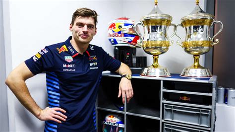 Max Verstappen reafirma su dominio en la Fórmula 1 al conquistar su cuarto título mundial, gracias a su talento excepcional y el apoyo estratégico de Red Bull Racing.