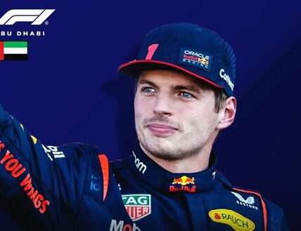 Verstappen domina en Qatar, asegurando la pole. Checo Pérez busca remontar desde la novena posición. Red Bull lidera el campeonato de constructores en la F1.